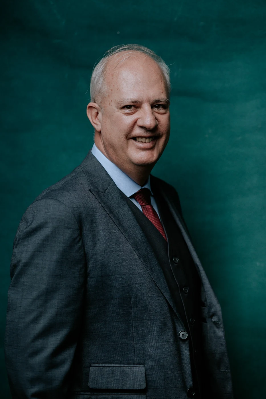 Prof. Dr. Niraldo Paulino